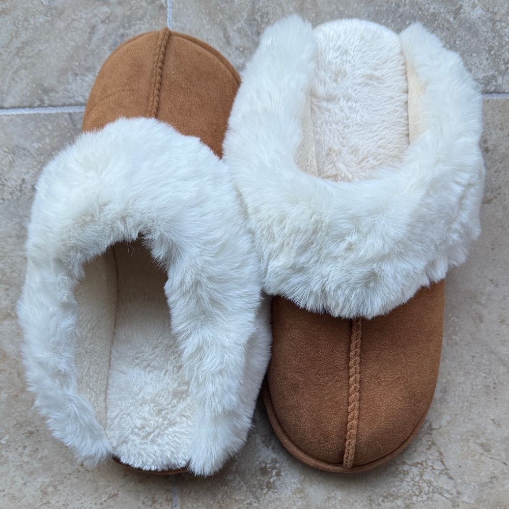 Microfiber Faux Fur Slippers Foam Footbed Slides Warm Cozy Like New! Women’s 10 - Picture 2 of 6